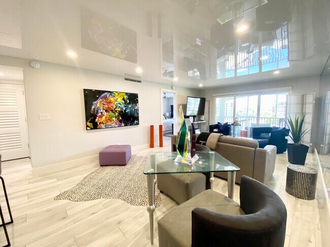 Building Photo - 2871 N Ocean Blvd