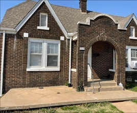 Building Photo - 919 NE 16th St