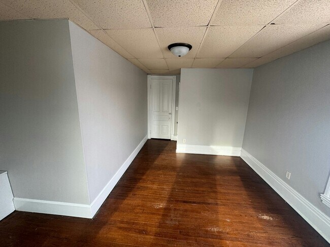 Building Photo - 227 Allen St