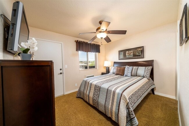 Building Photo - 2 Bedroom - 2 Bath Condo