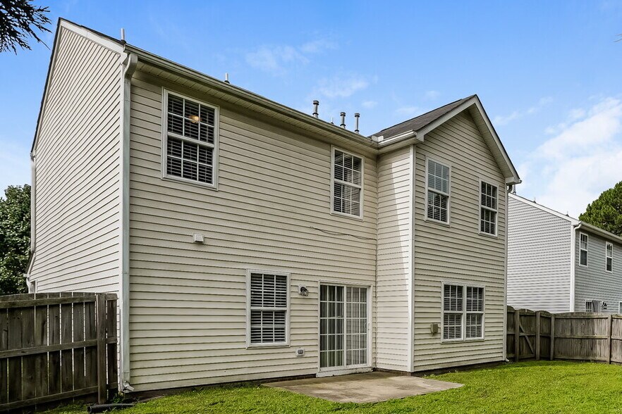 Building Photo - 5405 Kissimmee Ln