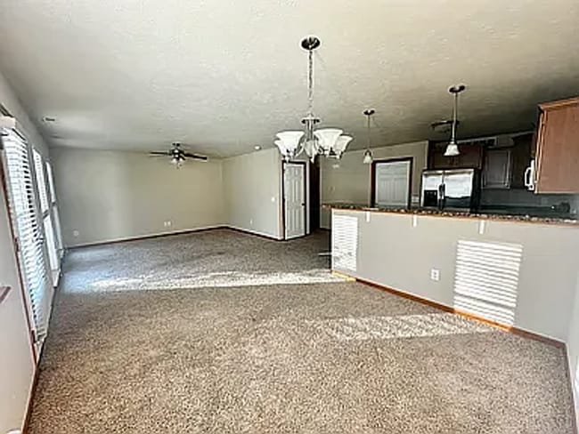 Building Photo - 1758 N 177th Plaza