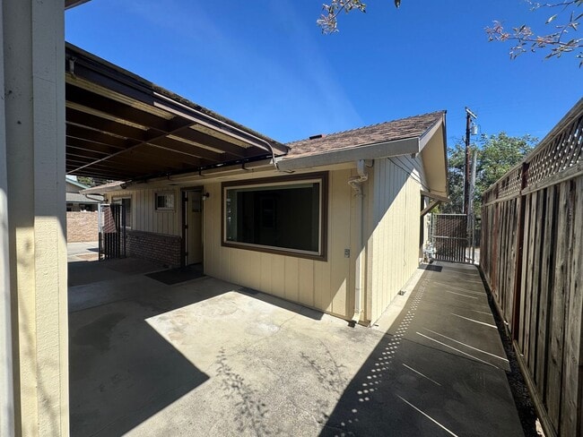 Building Photo - 2985 Mattison Ln