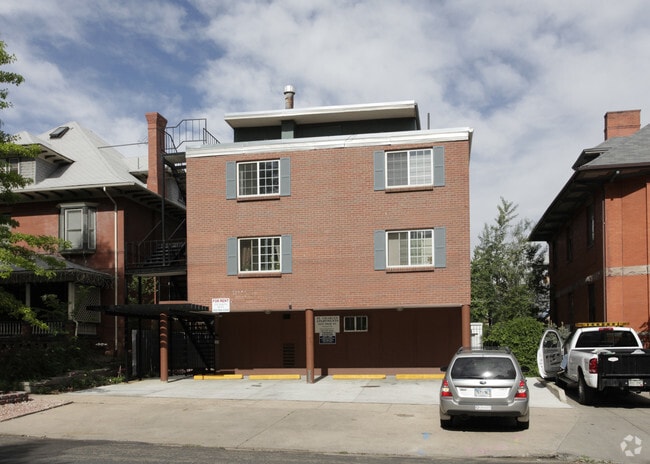 Building Photo - 1455 N High St St Charles Apartments