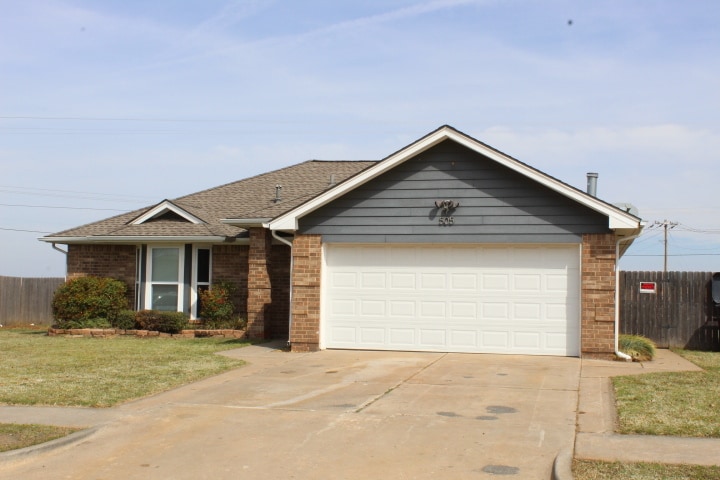 Building Photo - 505 SW 149th Pl