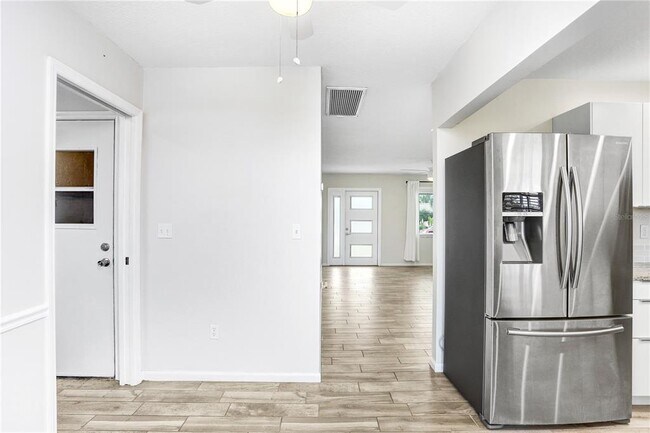 Building Photo - 1311 New Bedford Dr