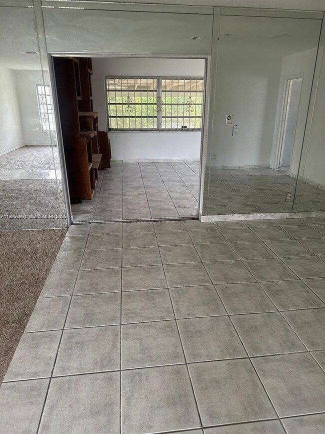 Building Photo - 5360 Fletcher St