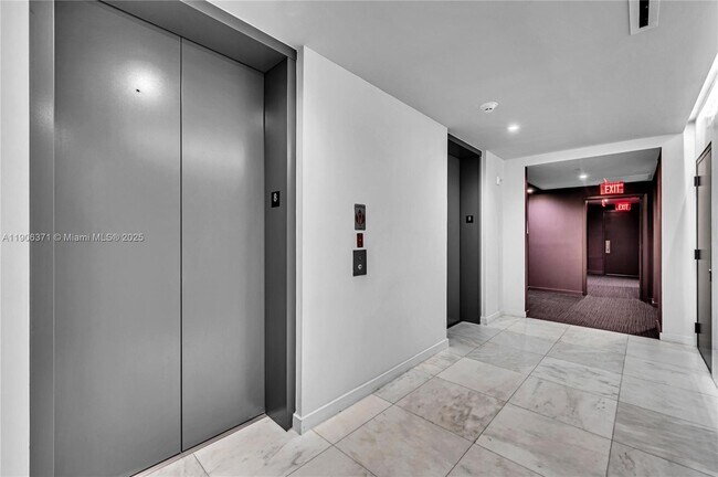 Building Photo - 88 SW 7th St