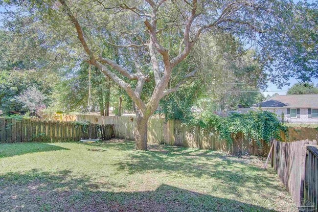 Building Photo - 2741 Bay Club Dr
