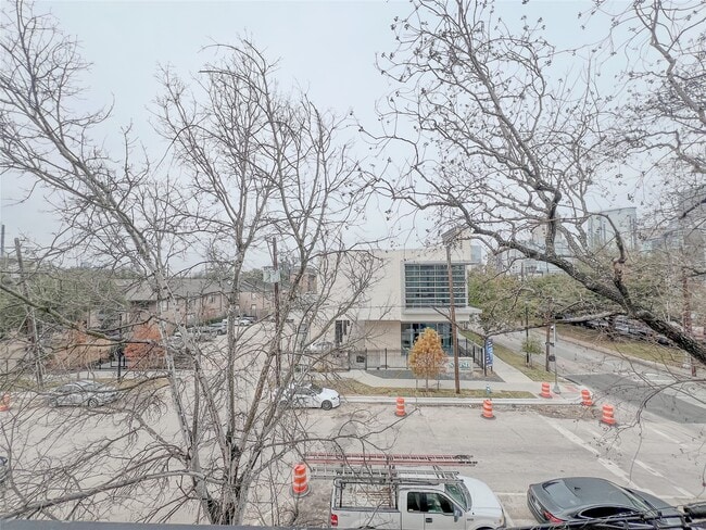 Building Photo - 2201 Austin St