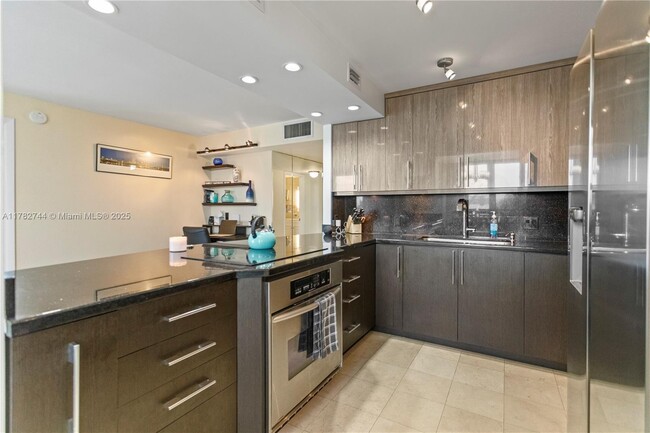 Building Photo - 3800 S Ocean Dr
