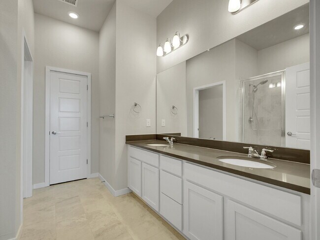 Building Photo - $2,195 - 2 Bed, 2 Bath Condo in Parker wit...