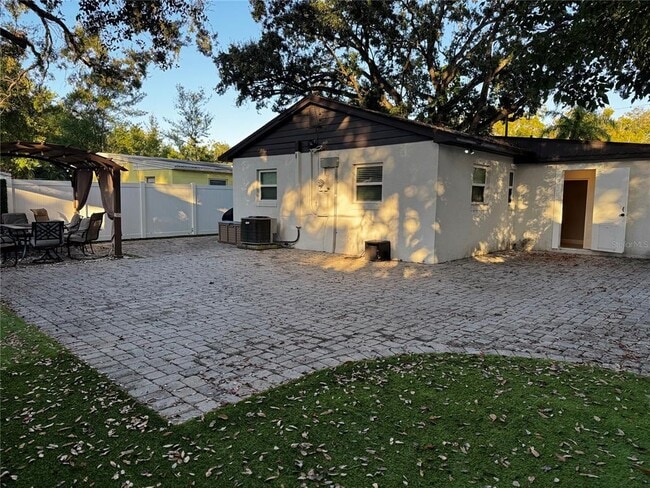 Building Photo - 3115 S Manhattan Ave