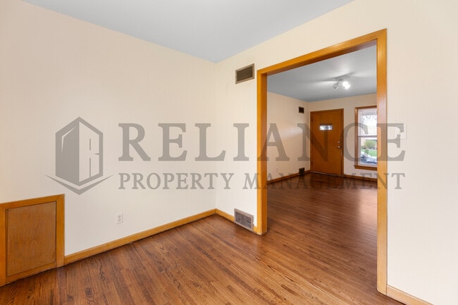 Building Photo - 1106 Inverness Dr