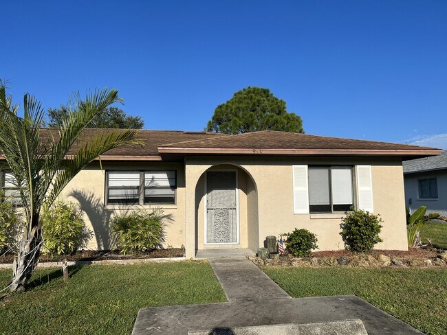 Building Photo - 940 SE 24th Ave