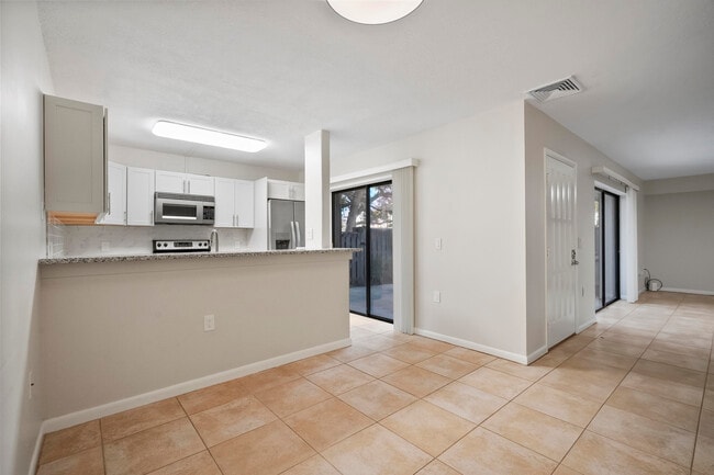 Building Photo - 3098 SW Sunset Trace Cir