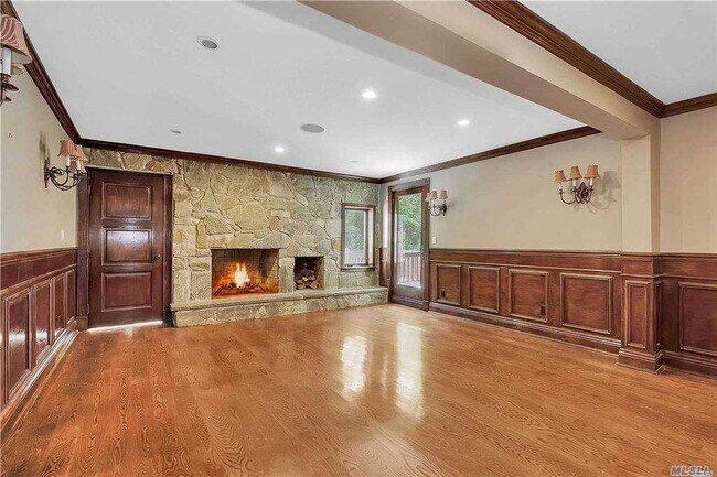 Building Photo - 18 Lattingtown Ridge Ct