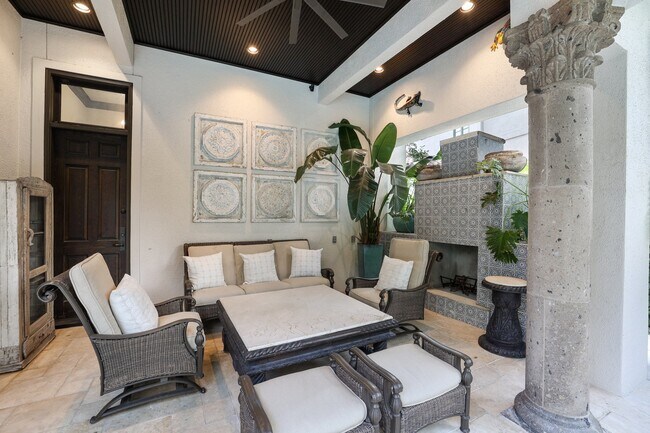 Building Photo - 5007 Cedar Creek Dr