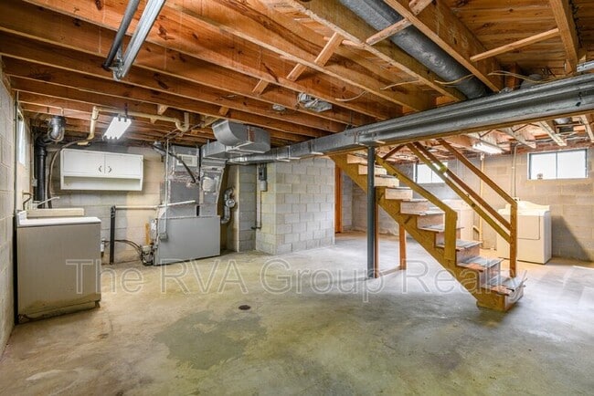 Building Photo - 36 Ferndale Drive