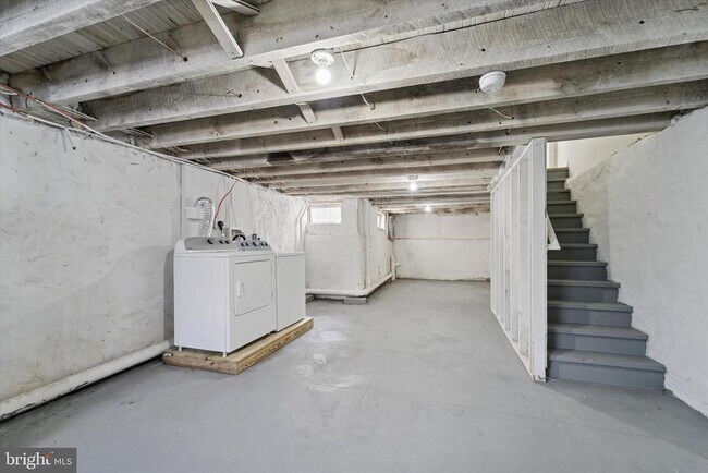 Building Photo - 3912 N 8th St