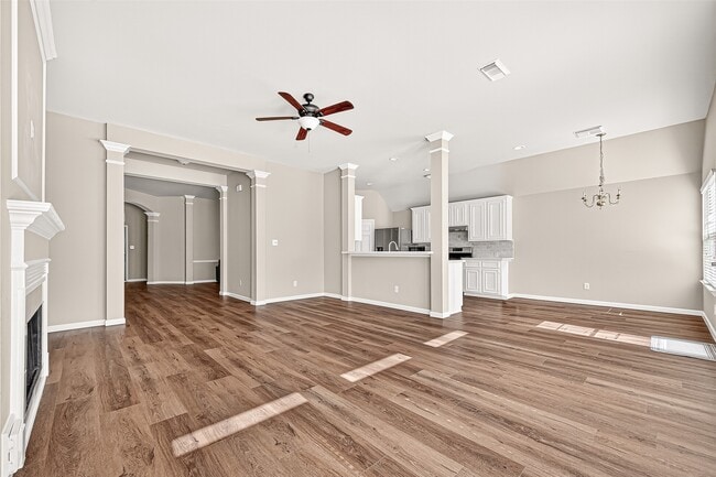 Building Photo - 22523 Cascade Springs Dr