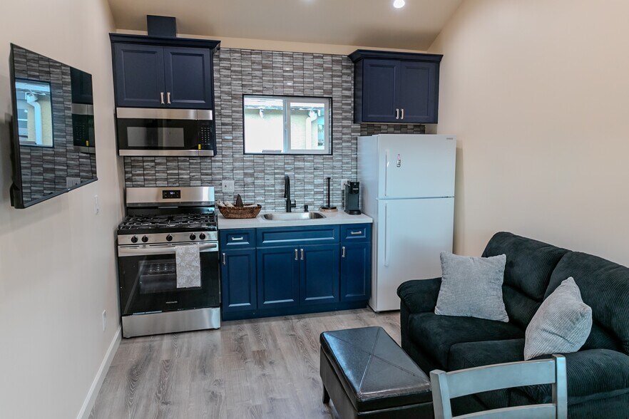 Building Photo - 1009 Arlington Ave