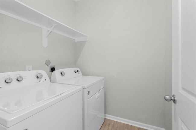 Building Photo - 1028 White Birch Ln