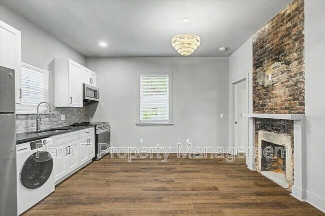 Building Photo - 638 E 37th St