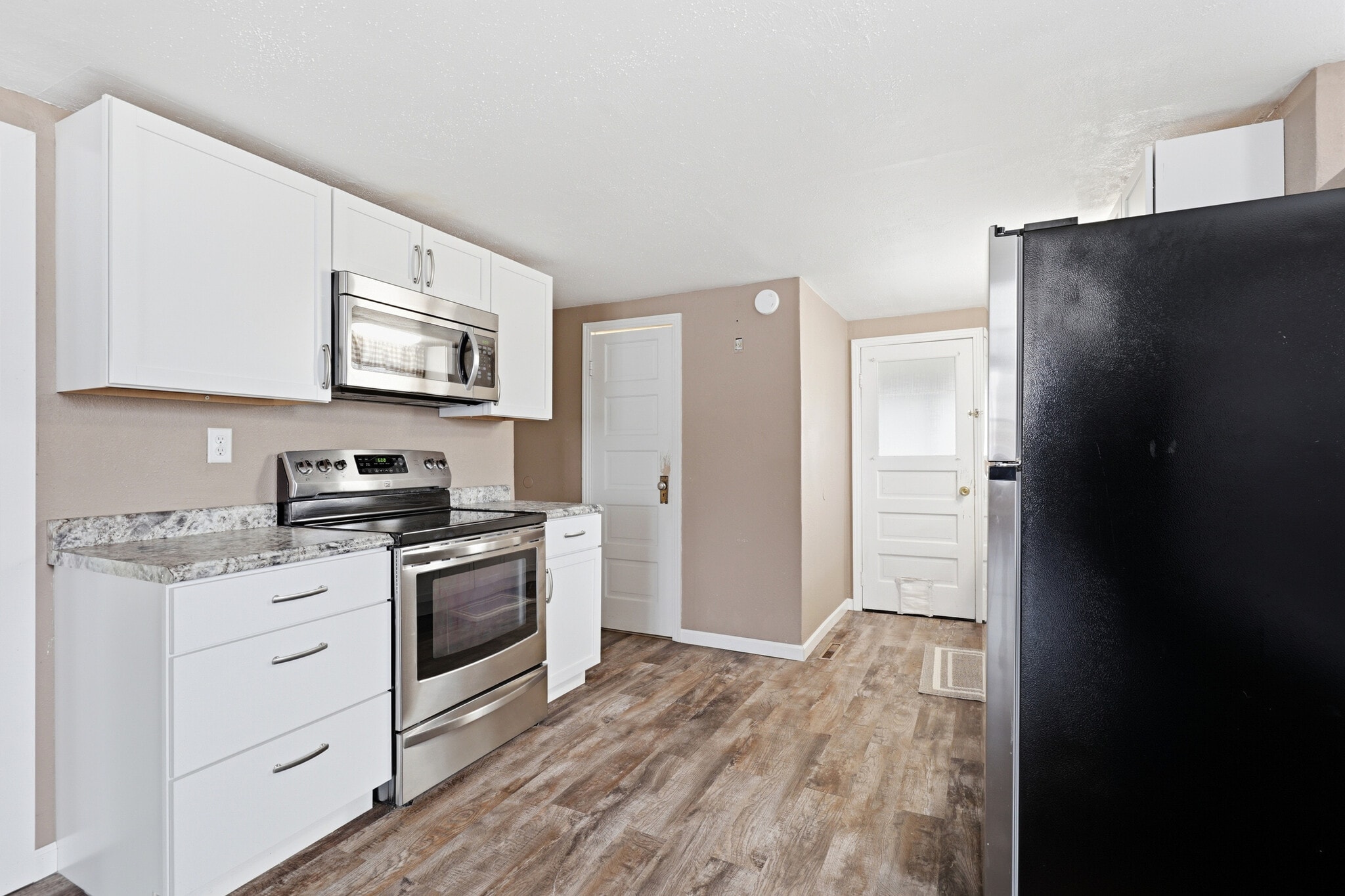 Building Photo - 727 Fairview St