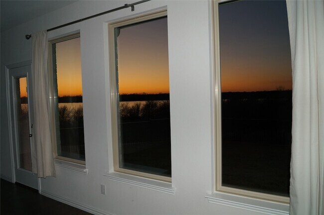Building Photo - 2056 Meliana Dr