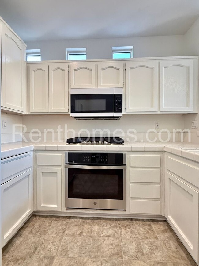 Building Photo - Sabre Springs, 12640 Springbrook Drive #B, Ideal location