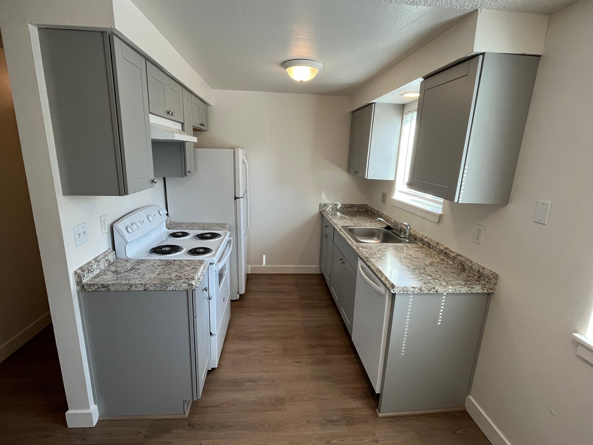 Building Photo - 3335 Willow Ct SE