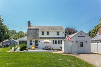 Building Photo - 52 Overshore Dr E