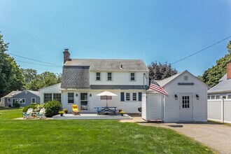 Building Photo - 52 Overshore Dr E