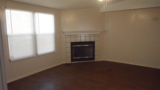 Building Photo - 108 Gossett St