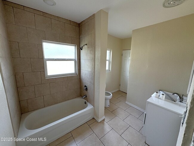 Building Photo - 1180 Titus Ave