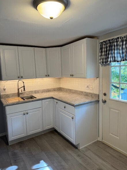 Primary Photo - 2 Valley View Rd