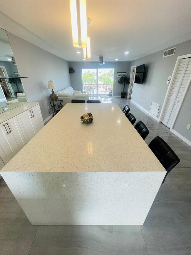 Building Photo - 777 Jeffery St