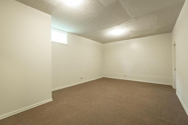 Building Photo - 3408 Gail Dr