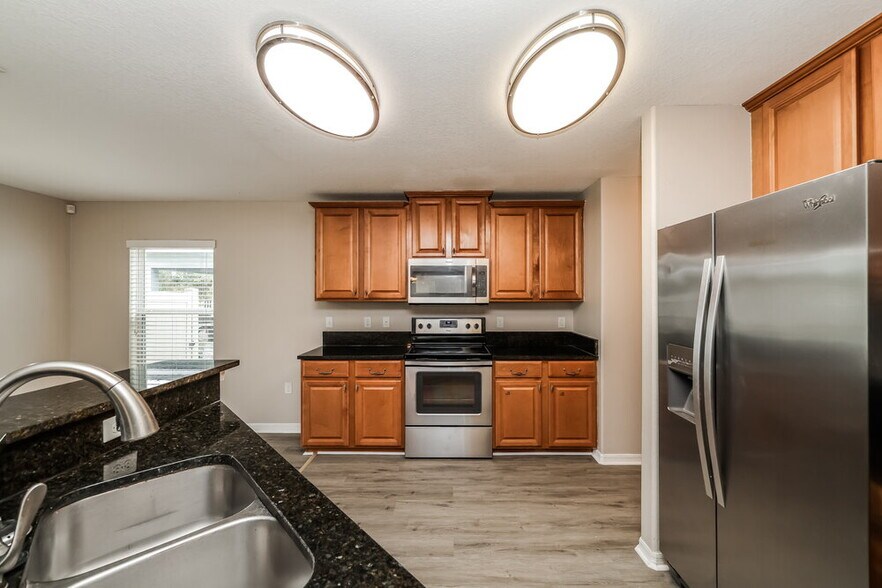 Building Photo - 7614 Maroon Peak Dr