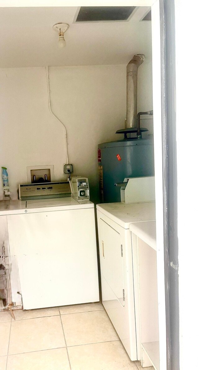 Building Photo - 1801 NE 25th Ave