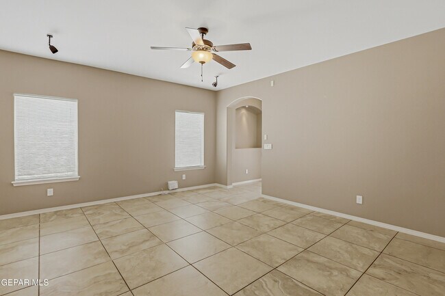 Building Photo - 2153 William Woolverton
