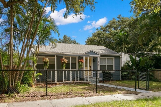 Building Photo - 4049 Iris St N