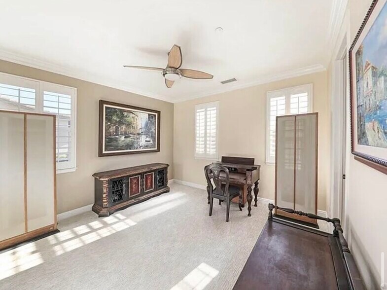 Building Photo - 2531 Costero Magestuoso