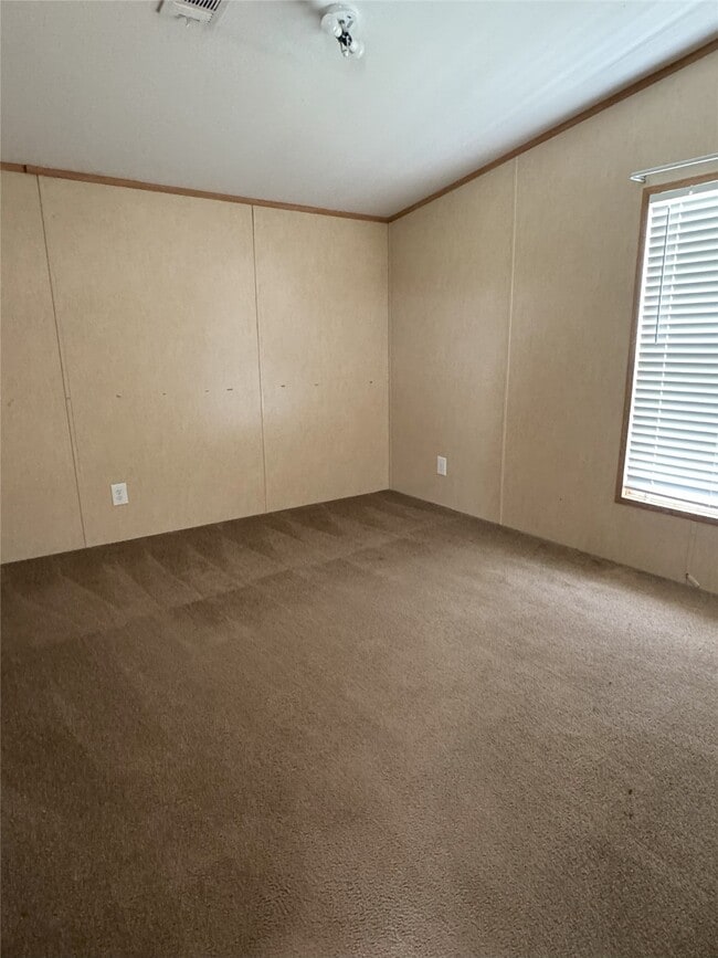 Building Photo - 7405 New Church Cemetery Rd