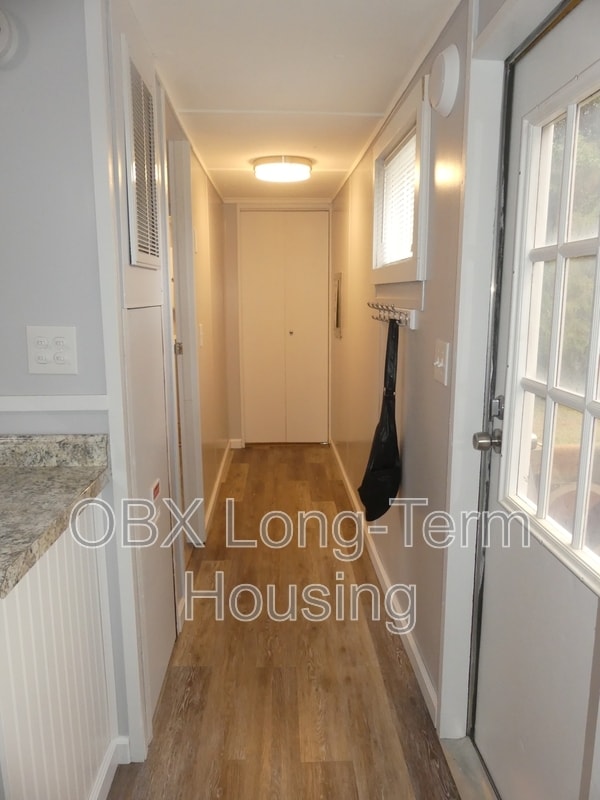 Building Photo - 135 Edgewater Dr