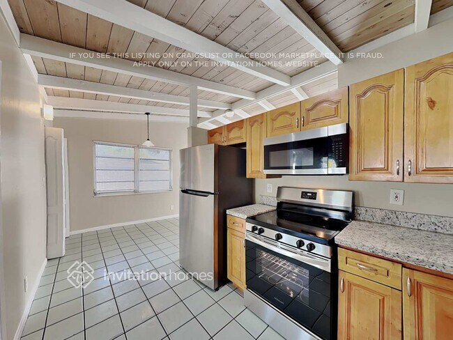 Building Photo - 1275 SW 28th Rd