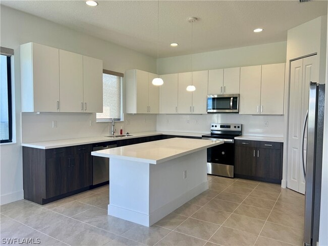 Building Photo - 5114 Panella Ave