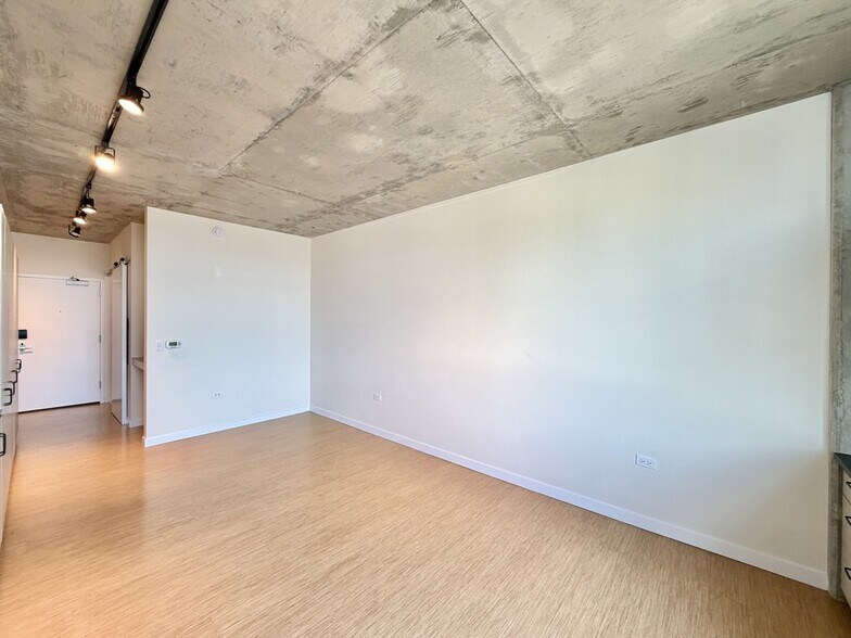 Building Photo - 1515 N Fremont St