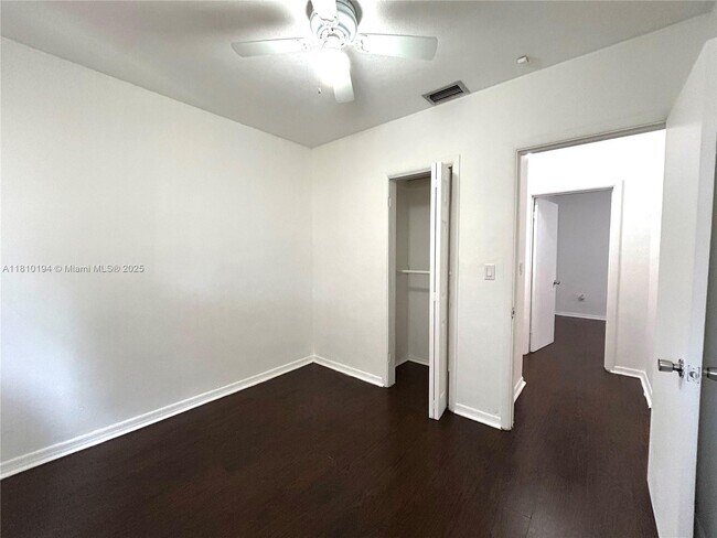 Building Photo - 6211 NW 37th Terrace